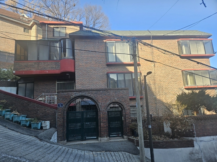 본건 토지와 건물 전경