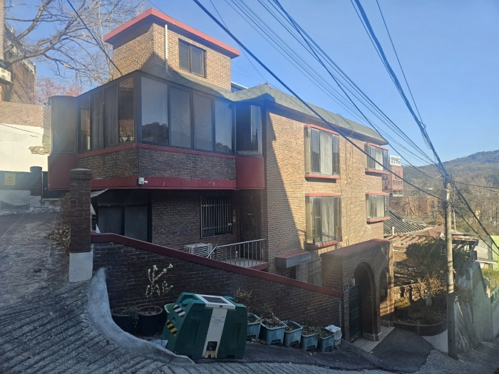 본건 토지와 건물 전경