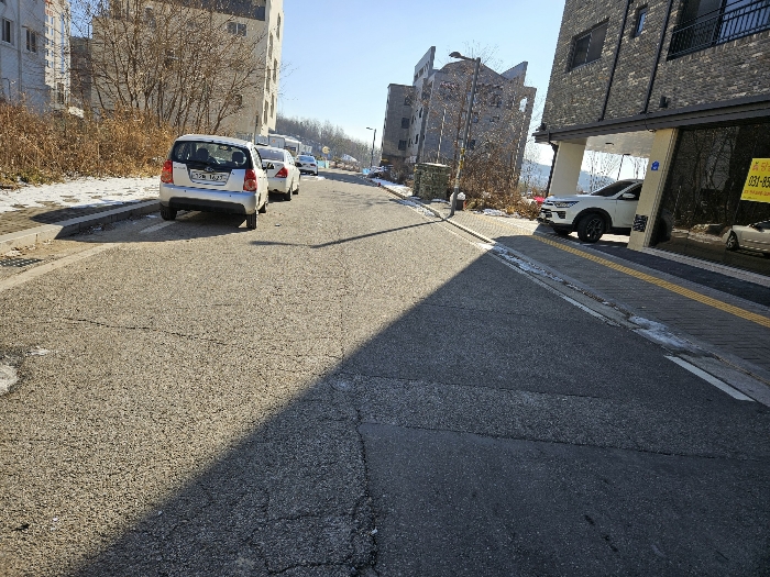 동측 접면 도로