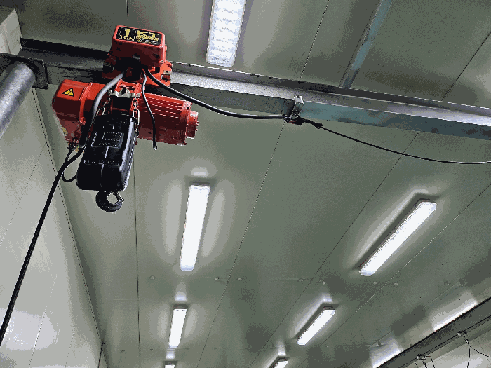 본 공장건물 천정 주위환경