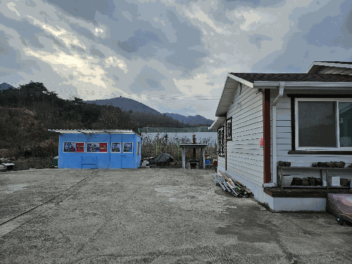 제시외 ㉦ 북동측 인근에서 촬영