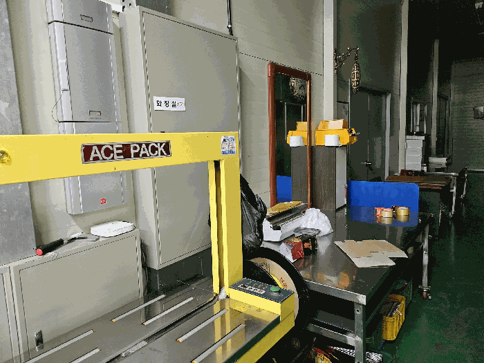 본 공장 건물 내부 주위환경