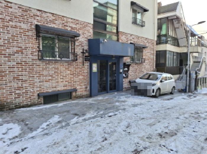 건물 앞쪽 모습