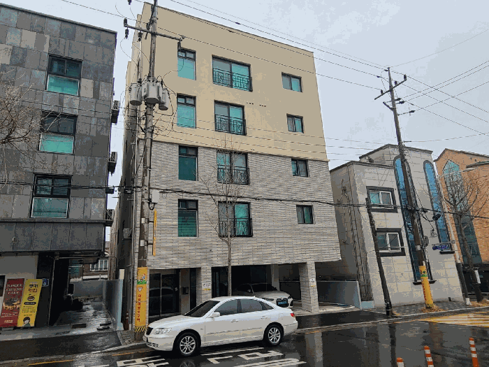 본건 건물 전면 전경