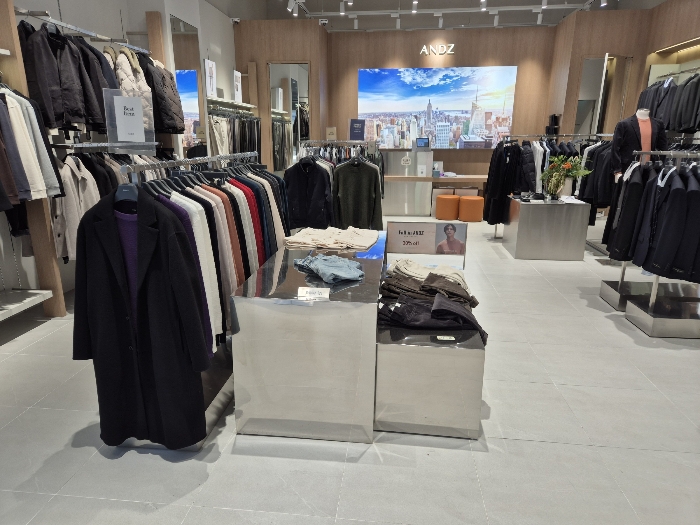 [본건 내부 전경]