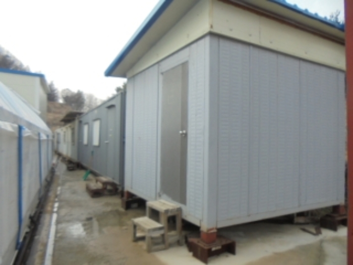 목적물 1번에 이동식 콘테이너 4개