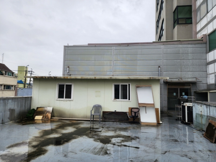 본 건물 2층 증축부분