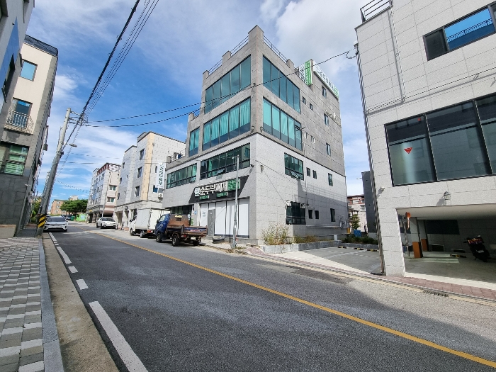 본건 및 부근 전경 (본건 북동측에서 촬영)