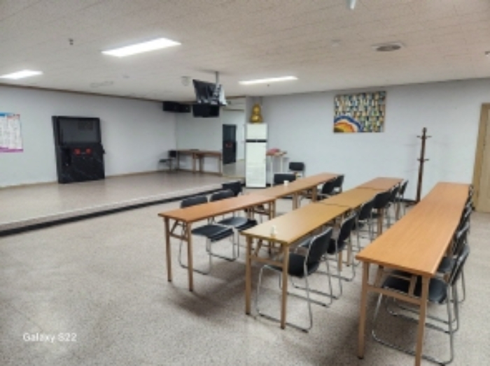 본건 1,2번 : 지하 1층 세미나실 내부(노래방겸용)