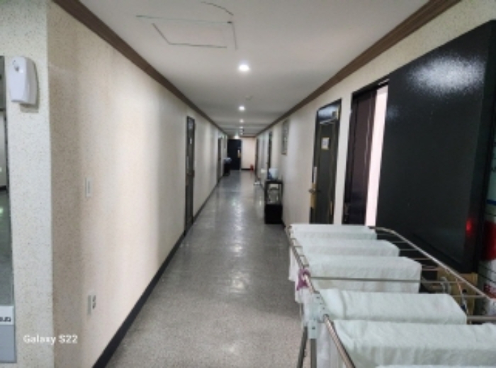 본건 1,2번 : 2층 객실 복도(3,4층도 이와 동일)