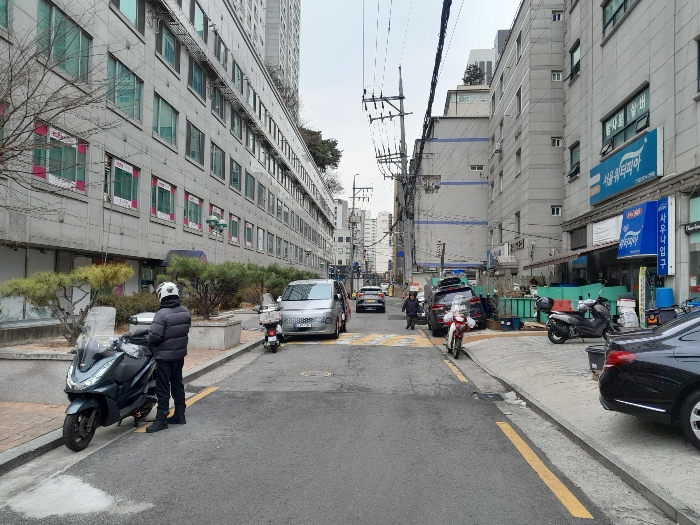 주위환경(북동측 도로변)