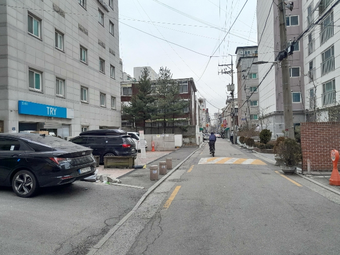 주위환경(북서측 도로변)