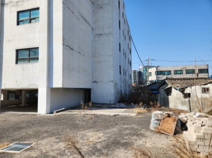 목록2 주차장 전경