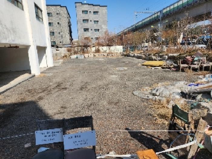 목록2 주차장 전경