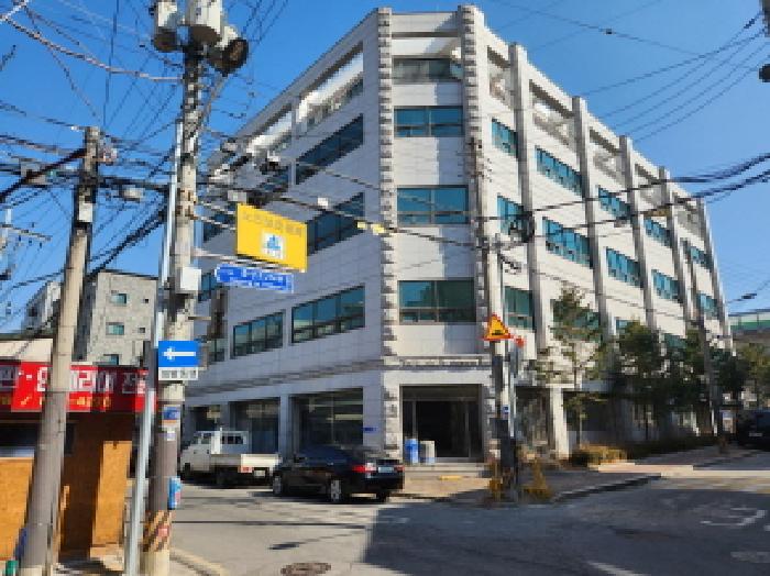 목록1 건물 좌측면 전경