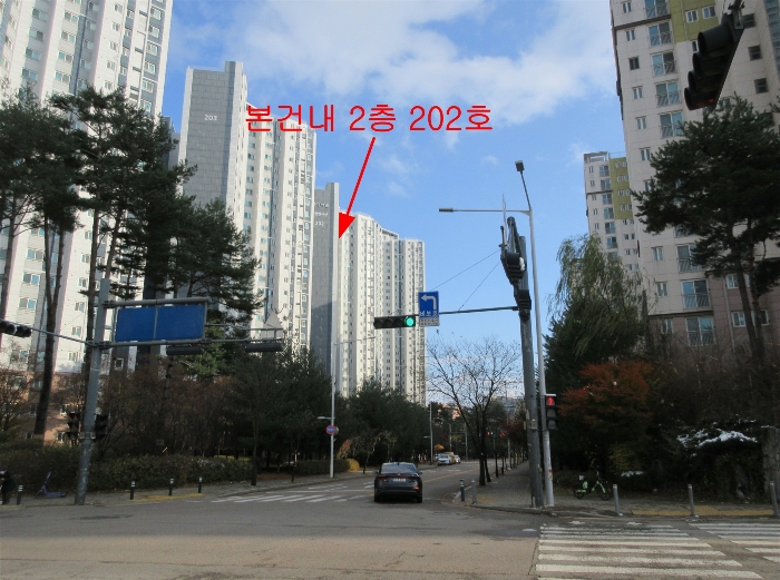 주위환경 : 본건 [북서측]에서 촬영