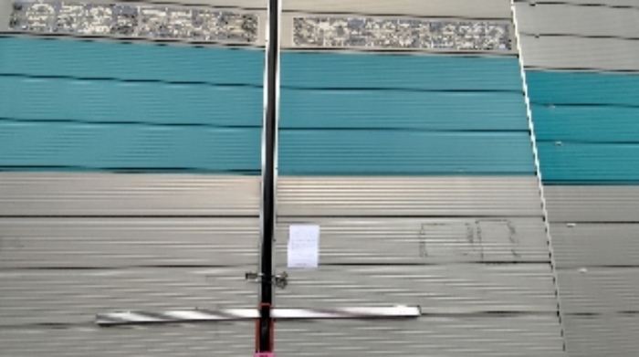 2번 부동산 중 단층 공장 안내문 부착