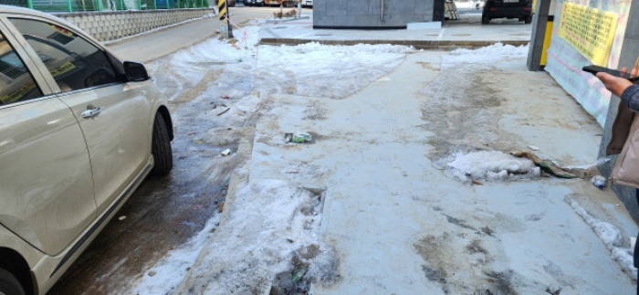 목록 16.17번(주차장 출입구 앞부분)