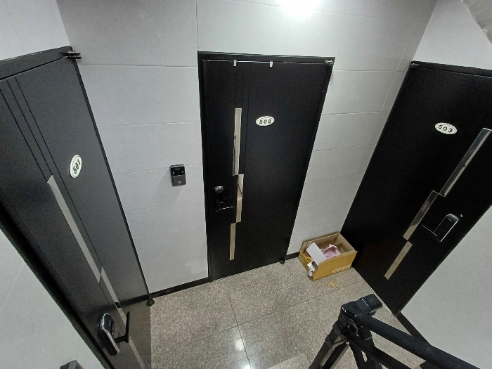 4층 내 501-503호 입구