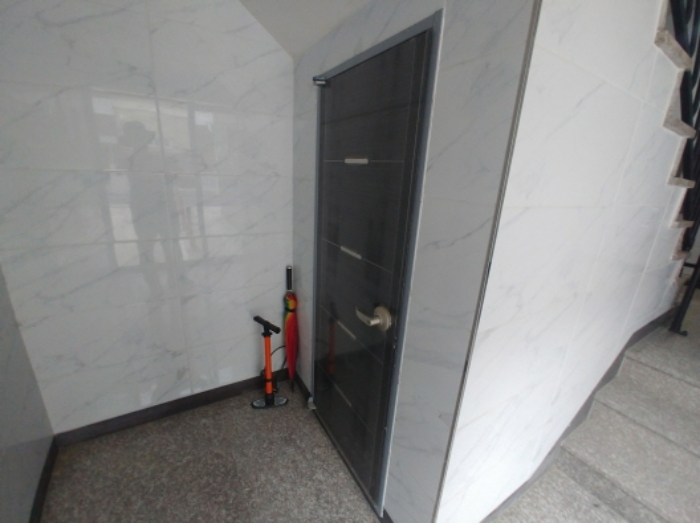 1층 창고(폐문) 모습