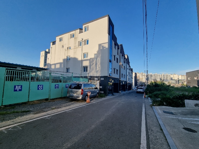 남서측에서 본 주변전경