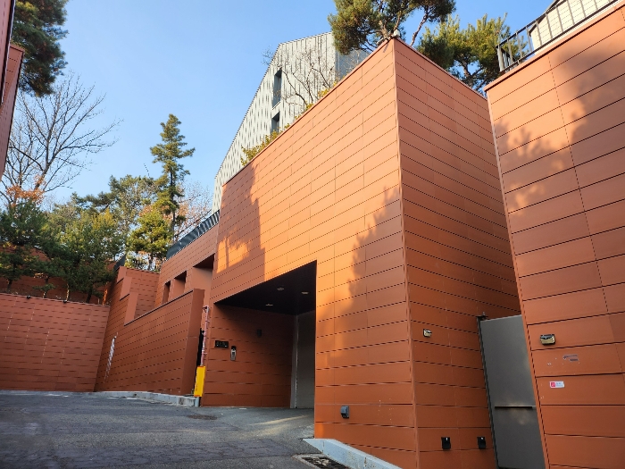 본건 전경(남동측에서 촬영)