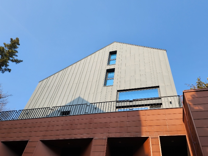 본건 건물 전경(지상층 부분)