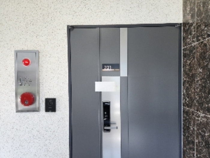 목록2 건물 2층 201호 출입문 전경