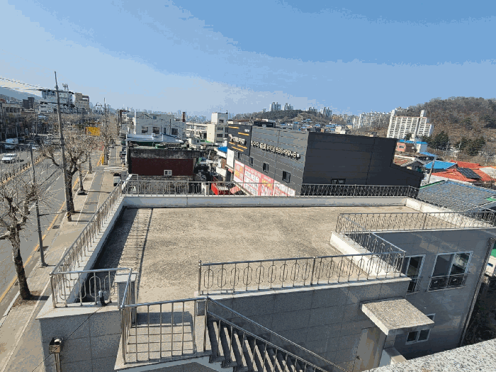 본건 건물 옥상 전경