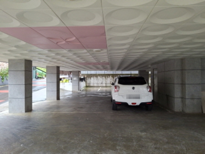 1층 주차장 모습2