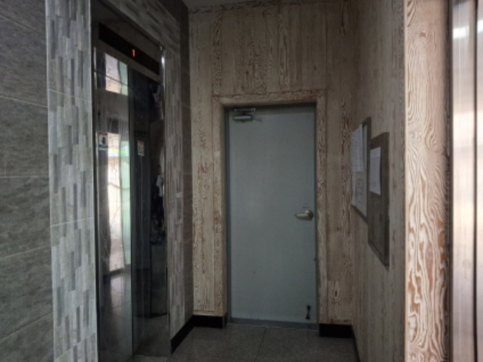 1층 승강기실 모습