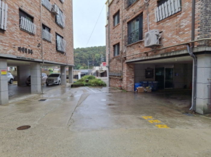 건물 뒷쪽 모습1