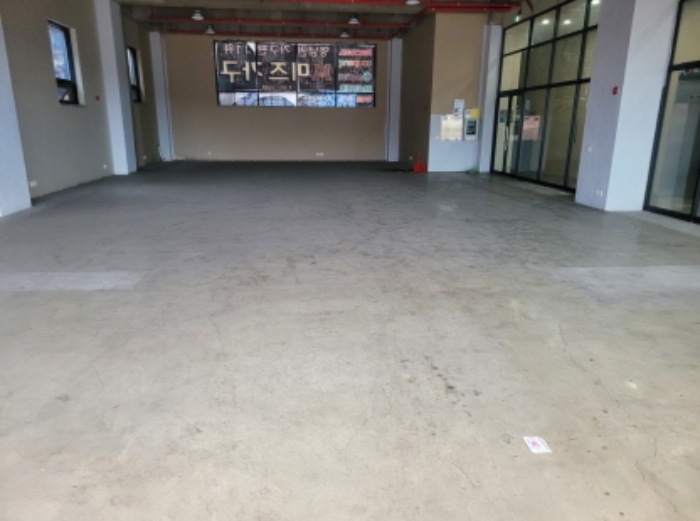 1층 빈점포임.