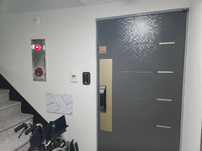 1002호(기호19) 현관