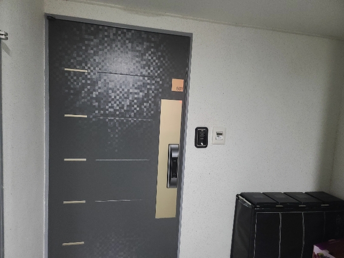 501호(기호23) 현관