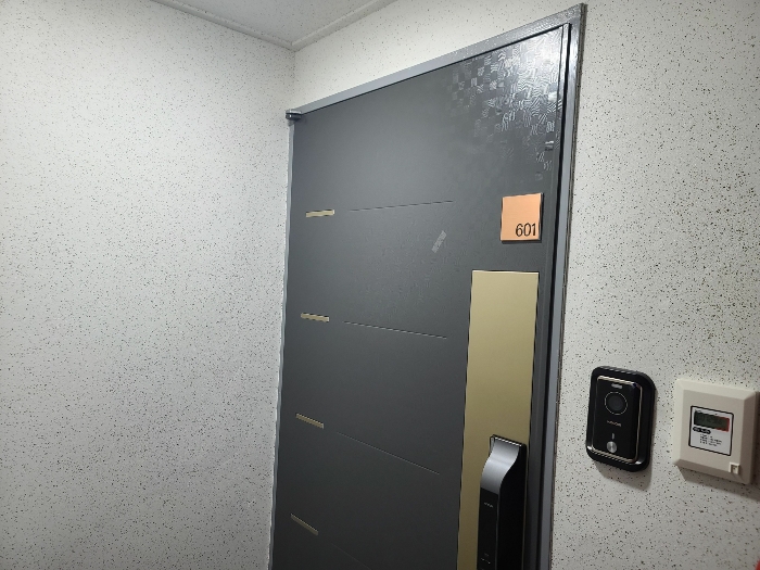 601호(기호6) 현관