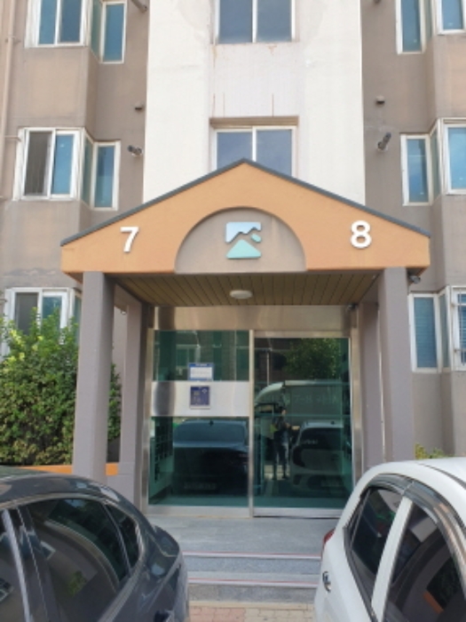 건물 출입구((7~8 라인)