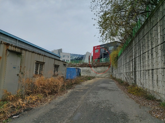 본건(기호1-4) 주위의 전경
(남서측 인근에서 촬영)