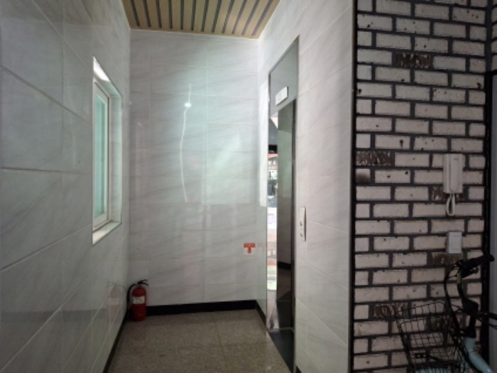 1층 승강기실 모습