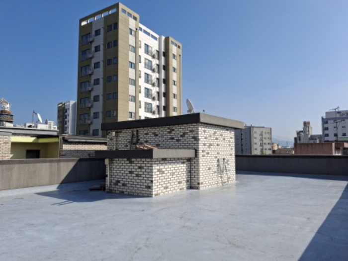 5층 제시외 건물(계단실) 모습