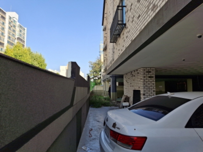 건물 뒷쪽 모습