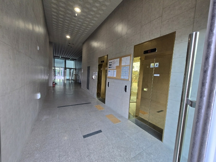 본건 건물내 E/V 및 통로