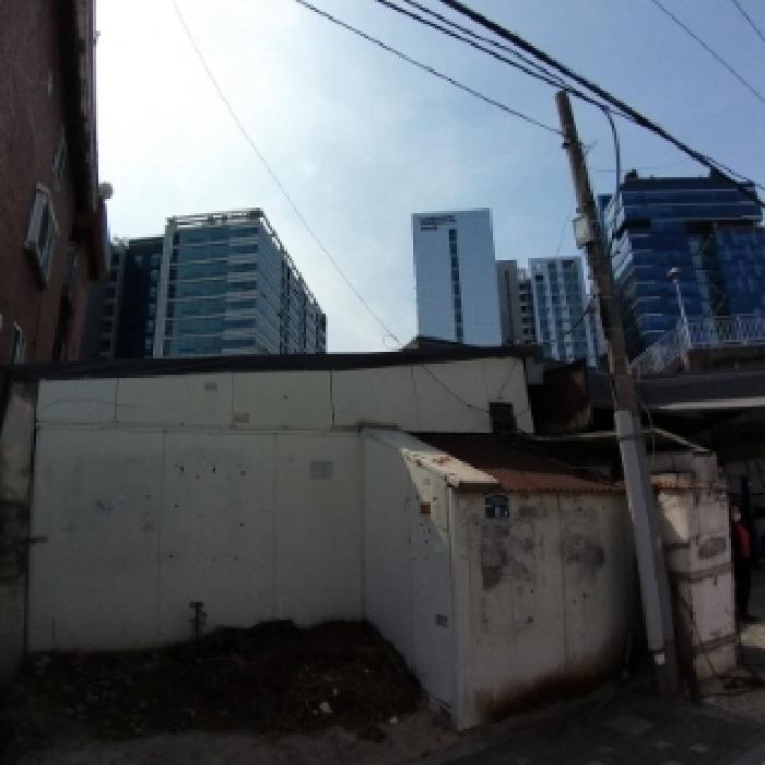 좌측에서 바라본 모습