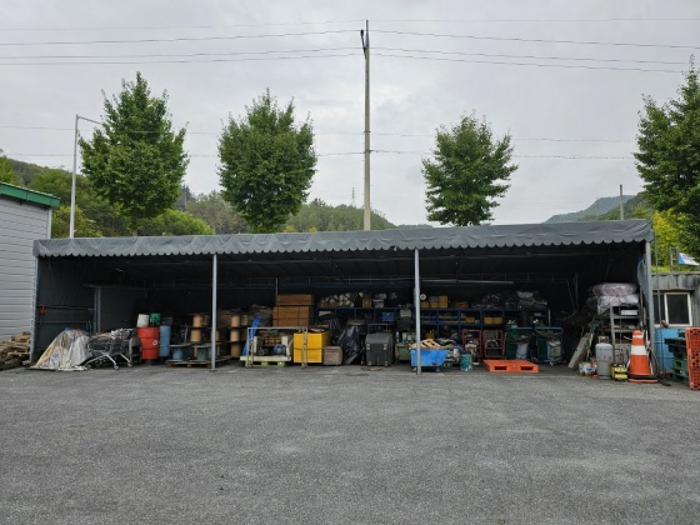 본건 지상 소재 타인소유 주장 제시외건물