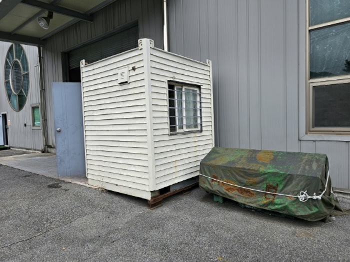 본건 지상 소재 타인소유 주장 컨테이너