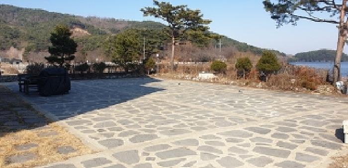 1,2번 부동산 마당 모습
