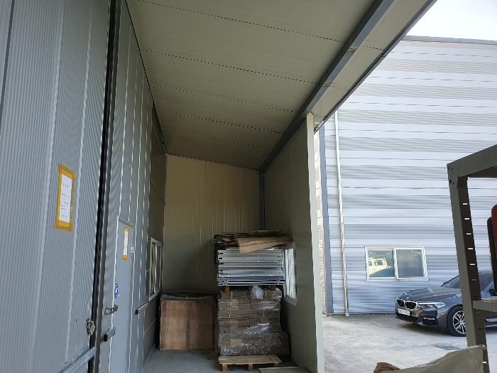 [제시외건물 ㄷ) 내부]