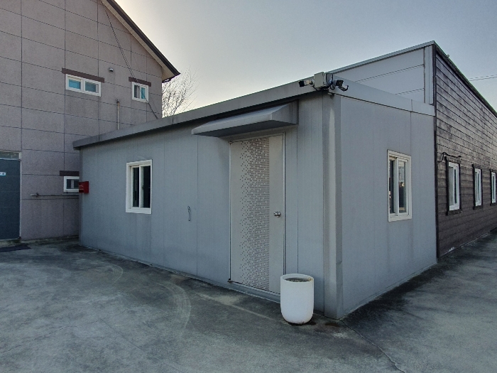 [제시외건물 ㄹ)]