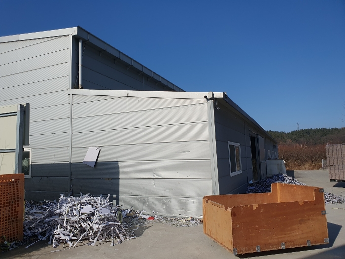 [제시외건물 ㄴ)]