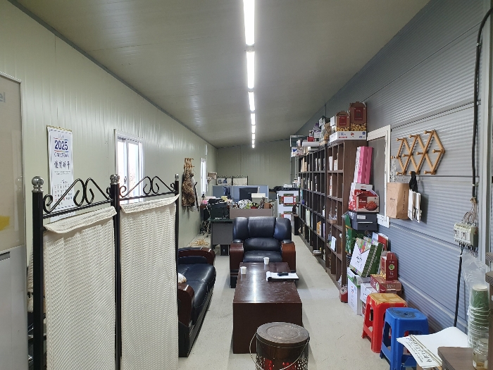 [제시외건물 ㄱ) 내부]